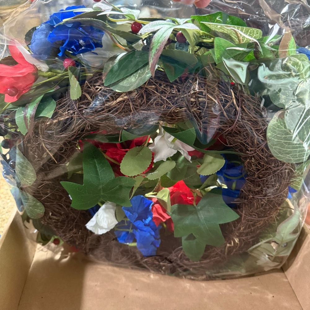 🇺🇸 Patriotic Wreath NIB - Picture 3 of 8